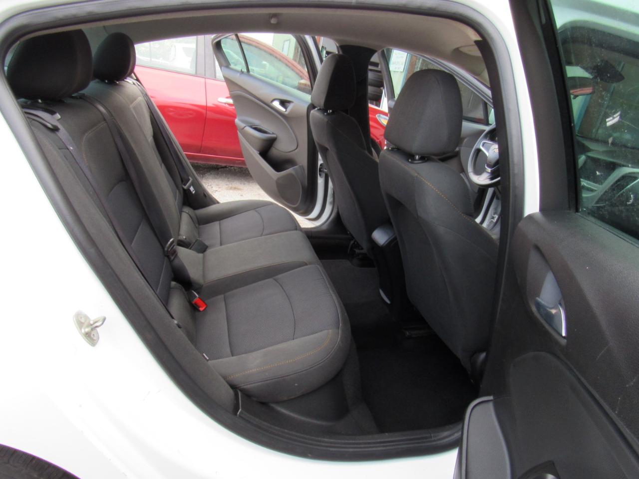 Chevrolet Cruze LS Auto 2017