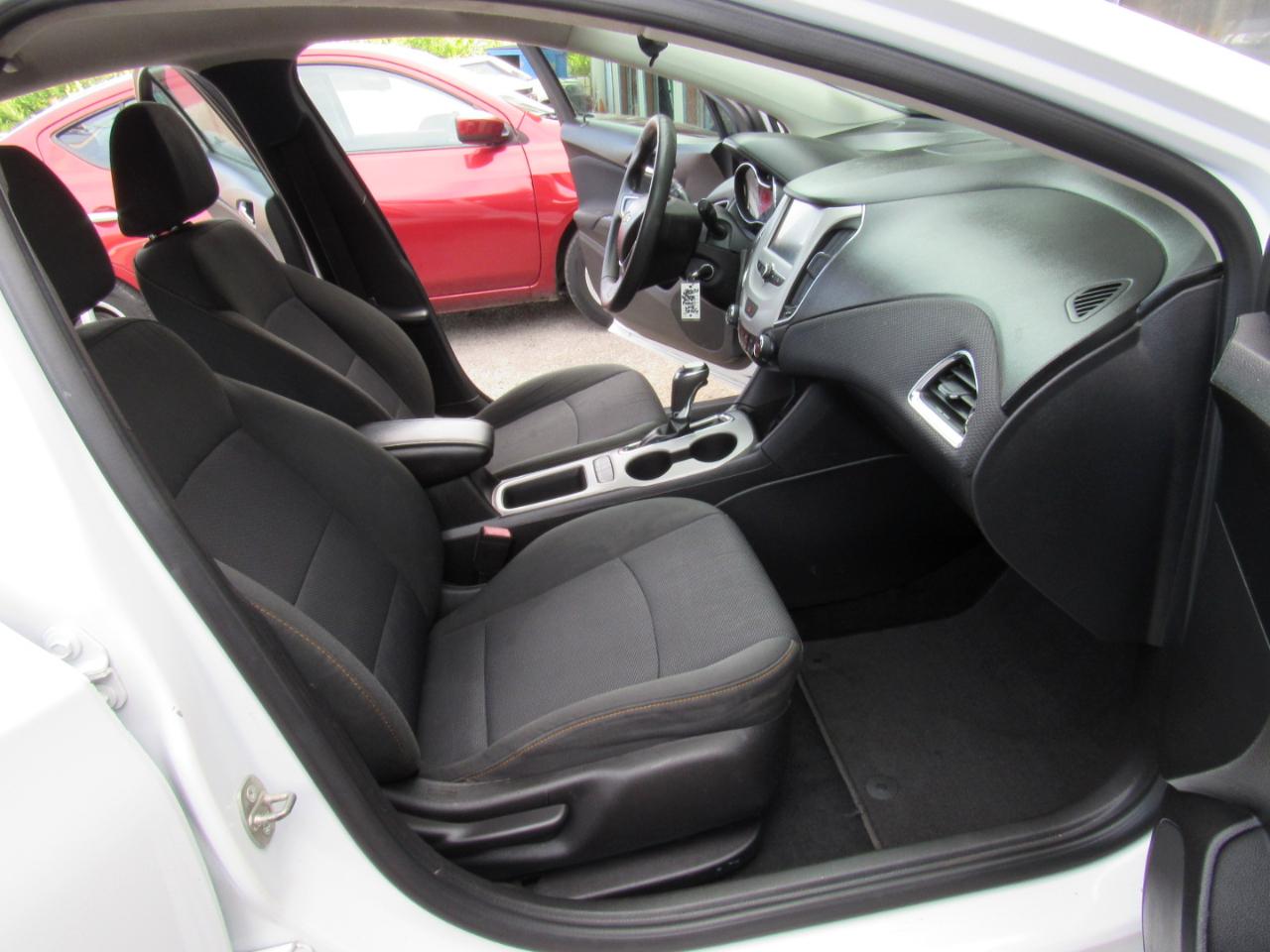 Chevrolet Cruze LS Auto 2017