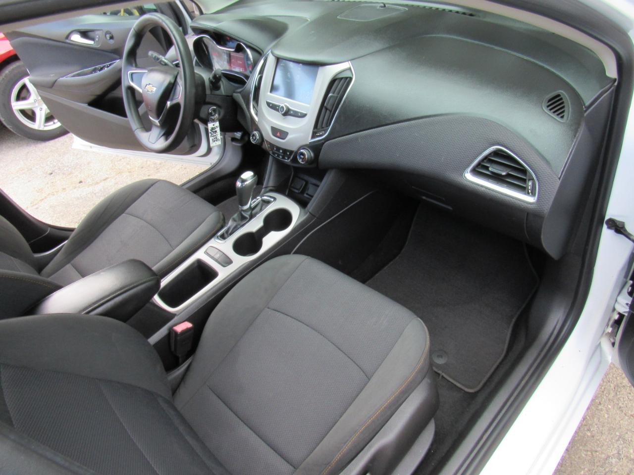 Chevrolet Cruze LS Auto 2017