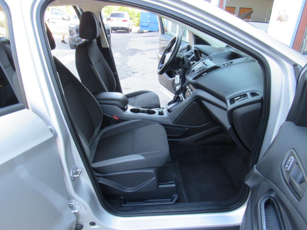 Ford Escape S FWD 2015