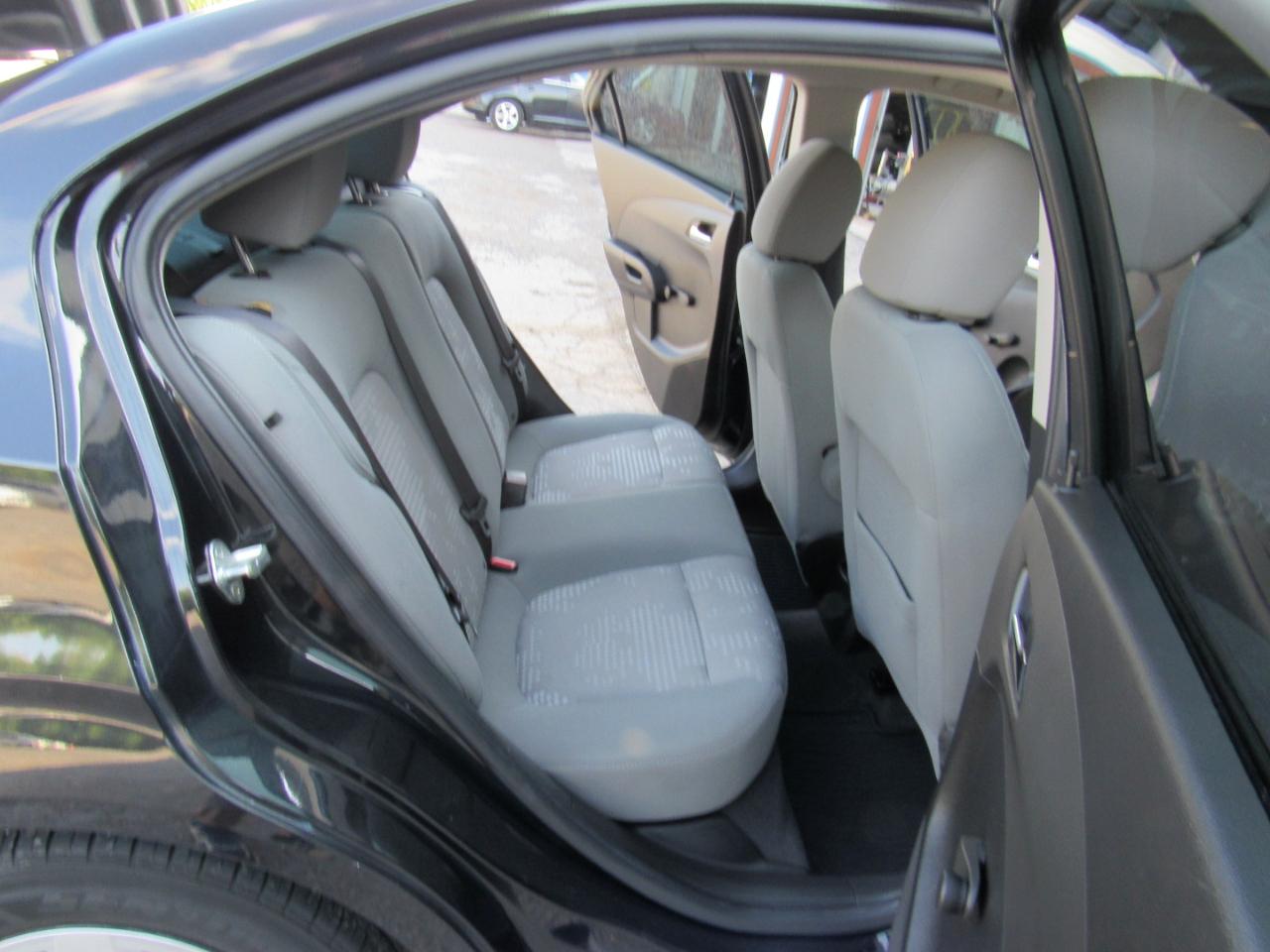 Chevrolet Sonic LS Auto Sedan 2014