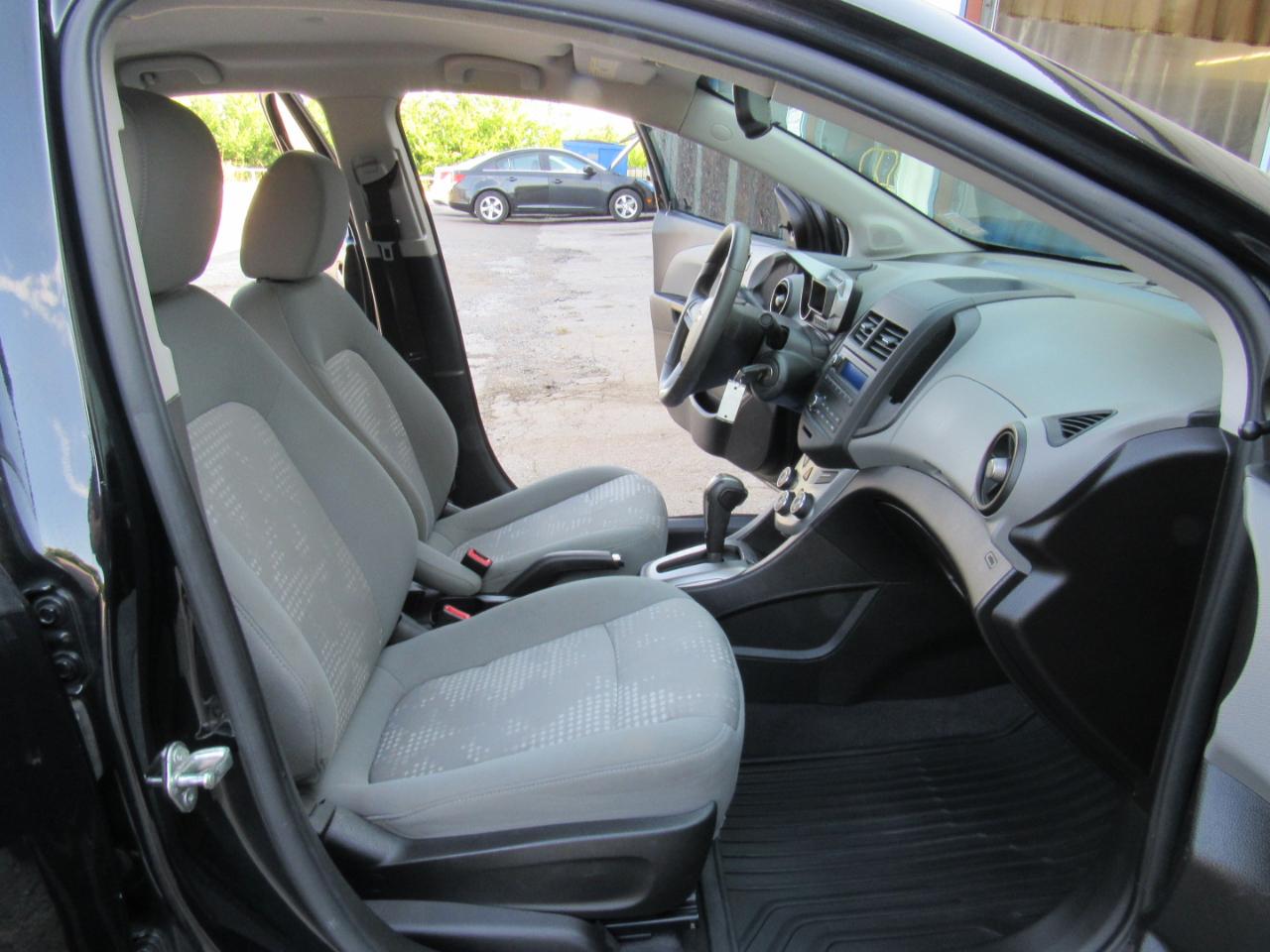 Chevrolet Sonic LS Auto Sedan 2014