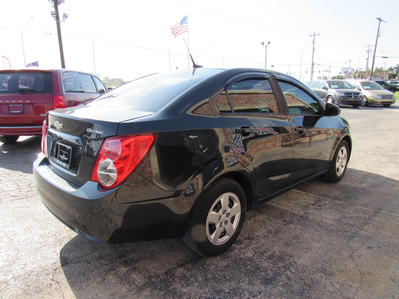 Chevrolet Sonic LS Auto Sedan 2014