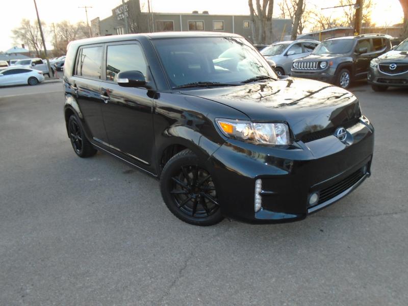 2014 Scion xB 5-Door Wagon 5-Spd MT