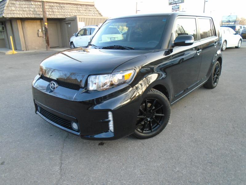 Scion xB 5-Door Wagon 5-Spd MT 2014
