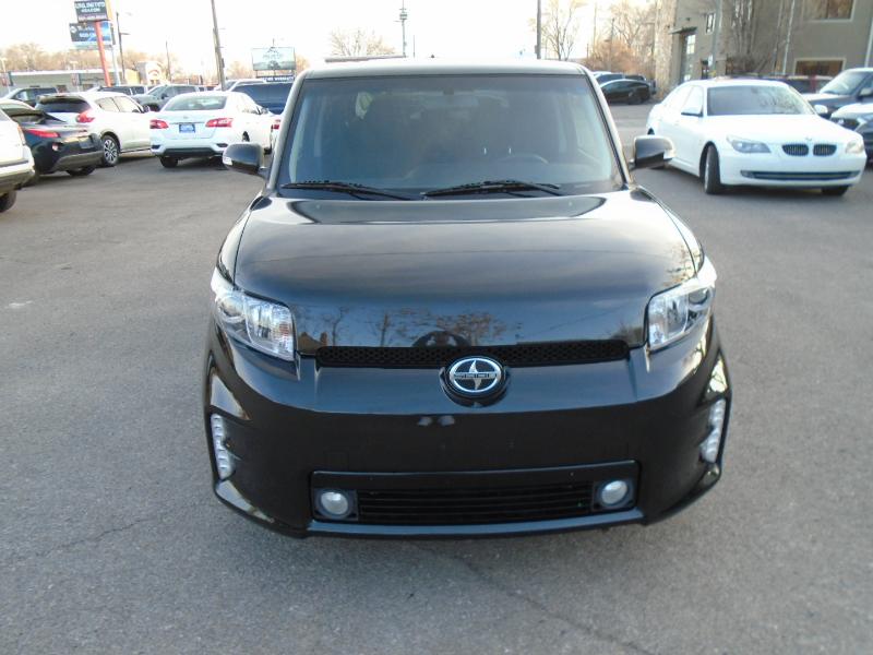 Scion xB 5-Door Wagon 5-Spd MT 2014