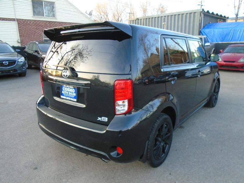 Scion xB 5-Door Wagon 5-Spd MT 2014