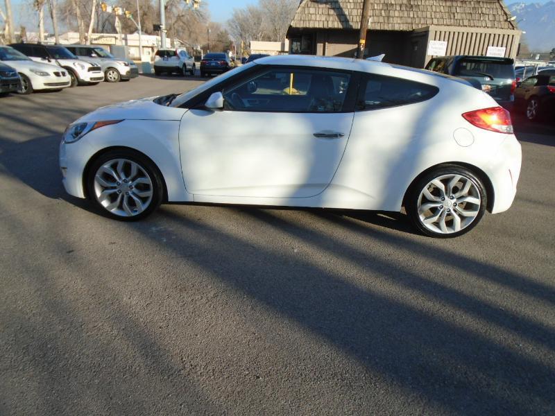 Hyundai Veloster Base 2014