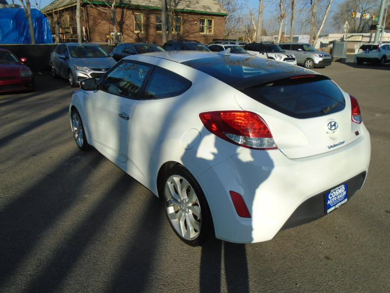 Hyundai Veloster Base 2014