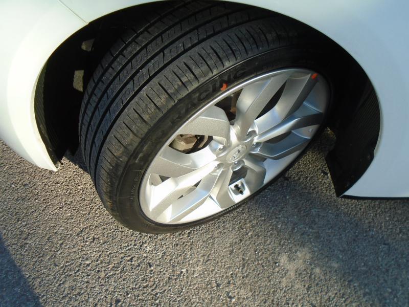 Hyundai Veloster Base 2014