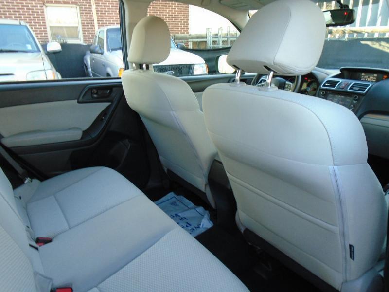 Subaru Forester 2.5i Premium PZEV CVT 2016