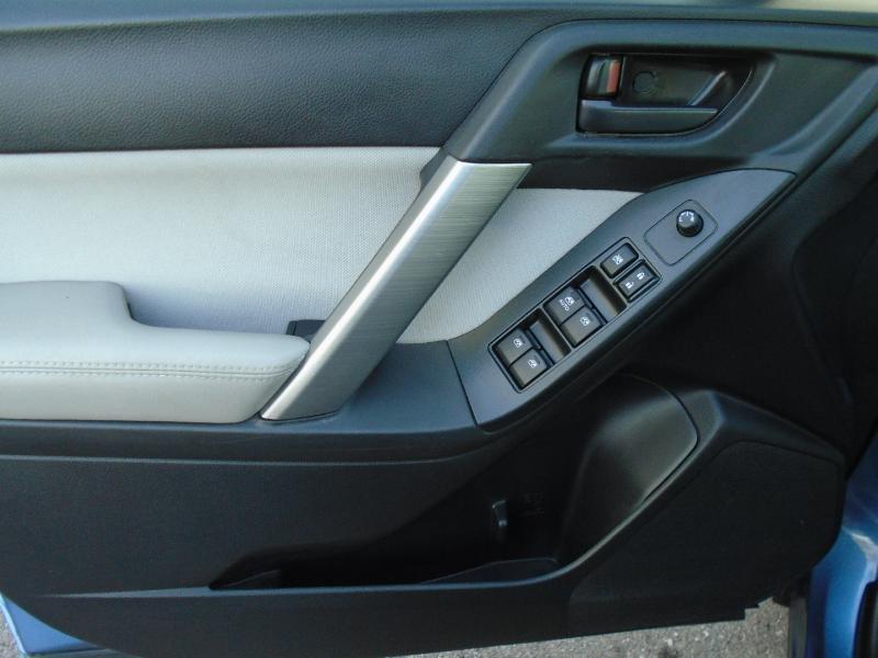 Subaru Forester 2.5i Premium PZEV CVT 2016