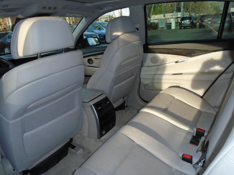 BMW 5-Series 550i xDrive GT 2013