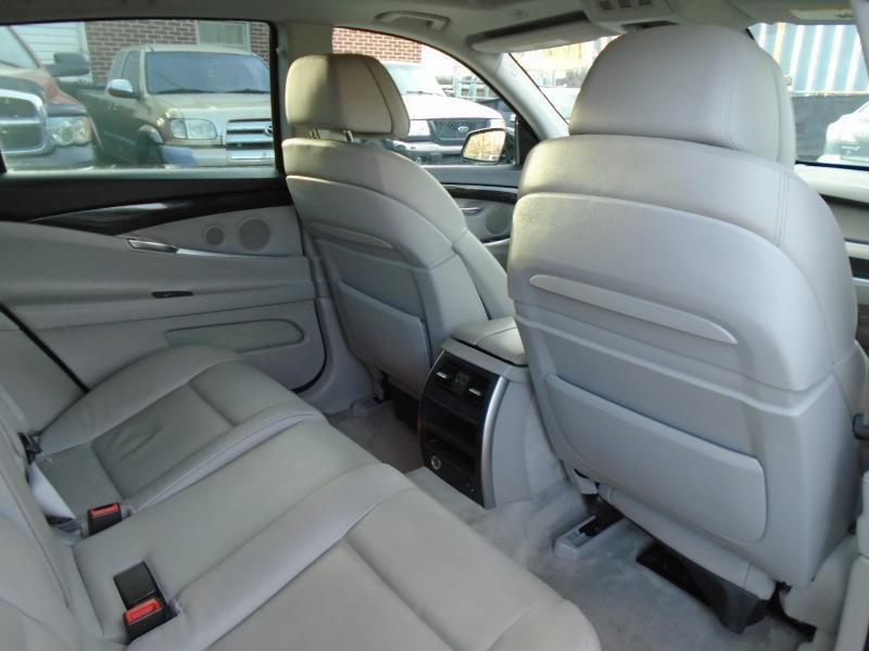 BMW 5-Series 550i xDrive GT 2013