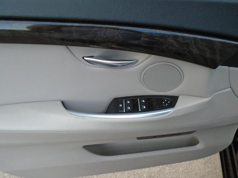 BMW 5-Series 550i xDrive GT 2013