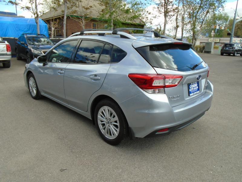 Subaru Impreza 2.0i Premium CVT 5-Door 2017