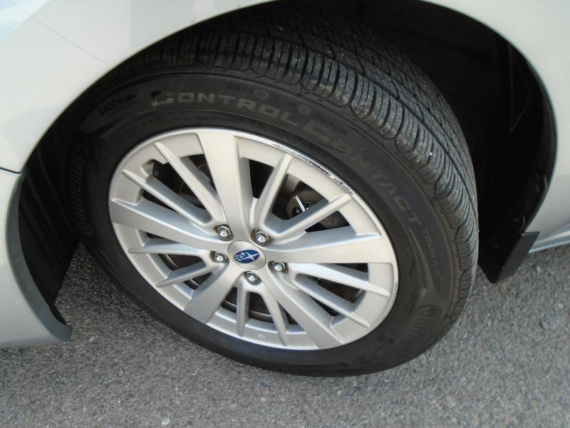 Subaru Impreza 2.0i Premium CVT 5-Door 2017