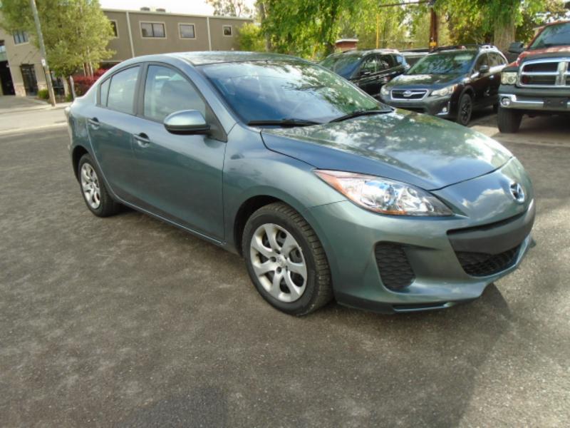 Mazda MAZDA3 i Sport 4-Door 2013