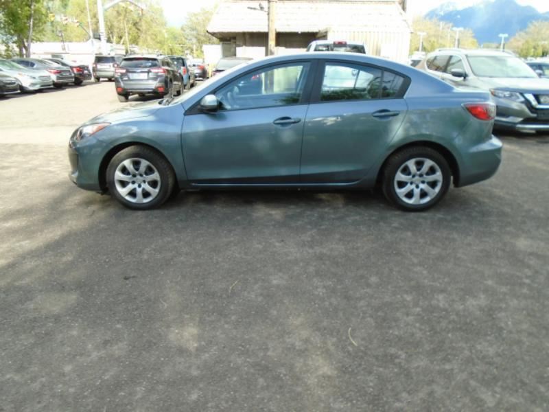 Mazda MAZDA3 i Sport 4-Door 2013