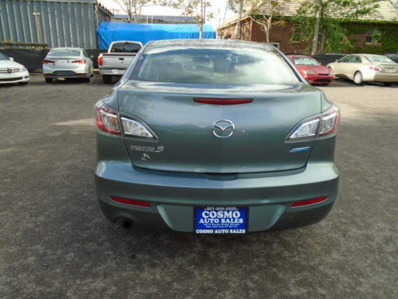 Mazda MAZDA3 i Sport 4-Door 2013