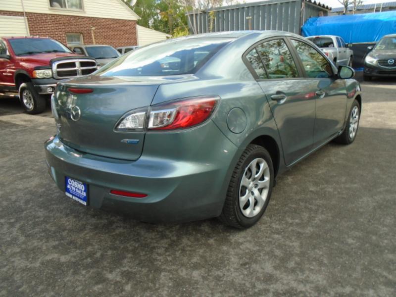 Mazda MAZDA3 i Sport 4-Door 2013