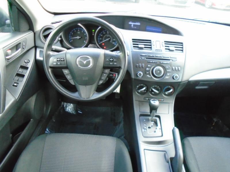 Mazda MAZDA3 i Sport 4-Door 2013