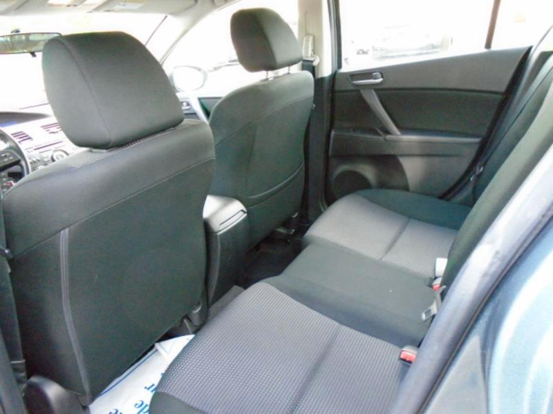 Mazda MAZDA3 i Sport 4-Door 2013