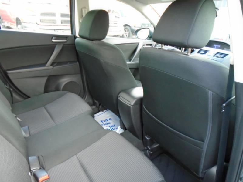 Mazda MAZDA3 i Sport 4-Door 2013