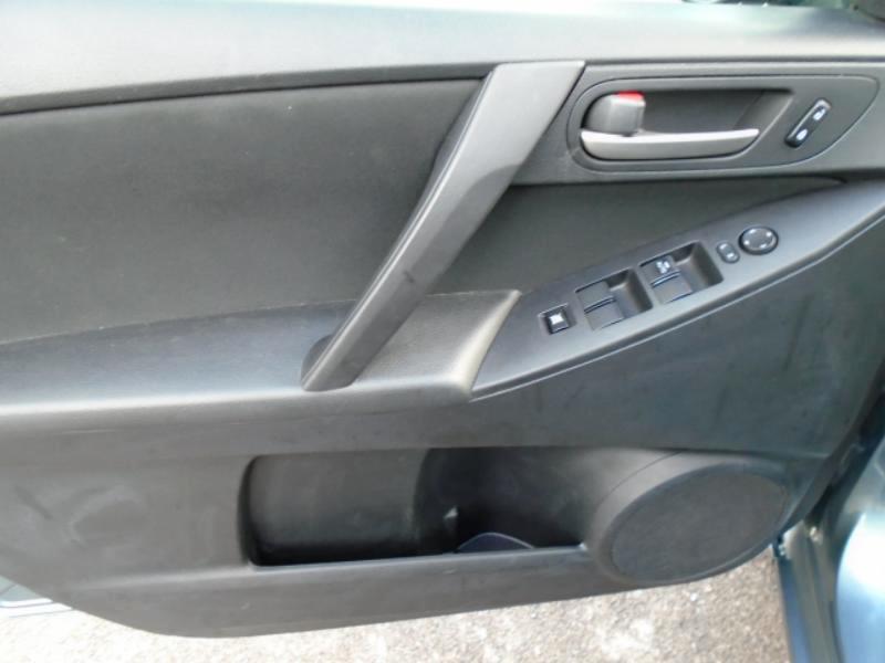 Mazda MAZDA3 i Sport 4-Door 2013