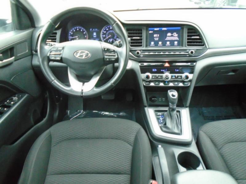Hyundai Elantra SEL 2019