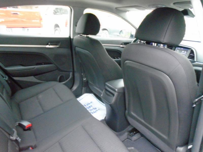 Hyundai Elantra SEL 2019