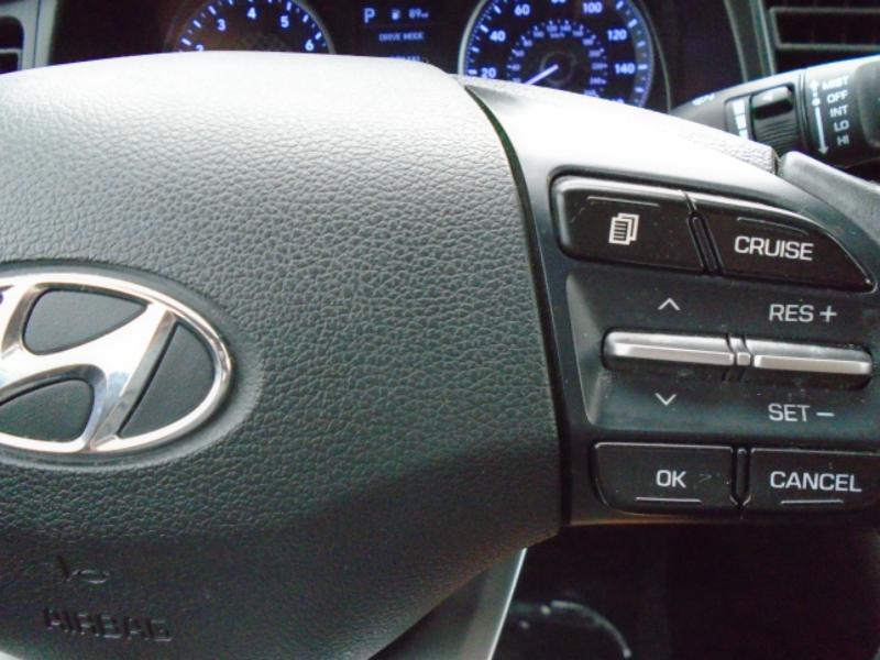 Hyundai Elantra SEL 2019