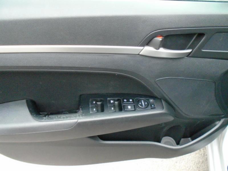 Hyundai Elantra SEL 2019