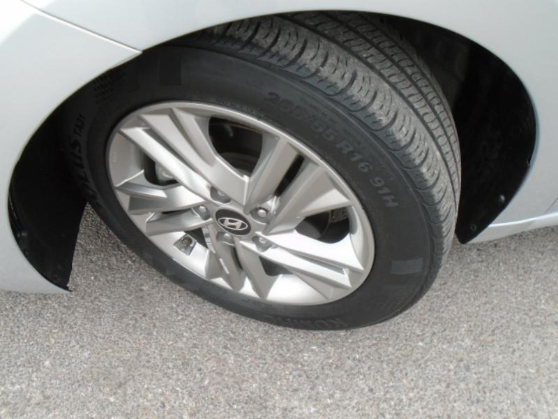 Hyundai Elantra SEL 2019