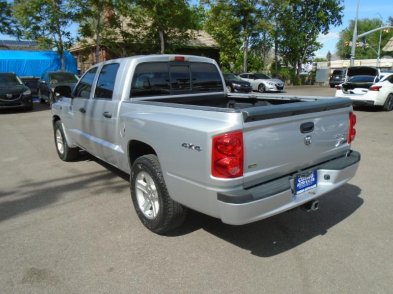 Dodge Dakota SLT Crew Cab 4WD 2010