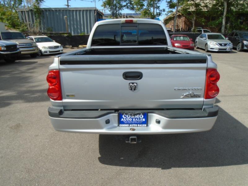 Dodge Dakota SLT Crew Cab 4WD 2010