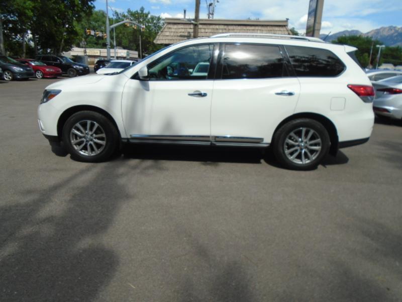 Nissan Pathfinder Platinum 4WD 2016