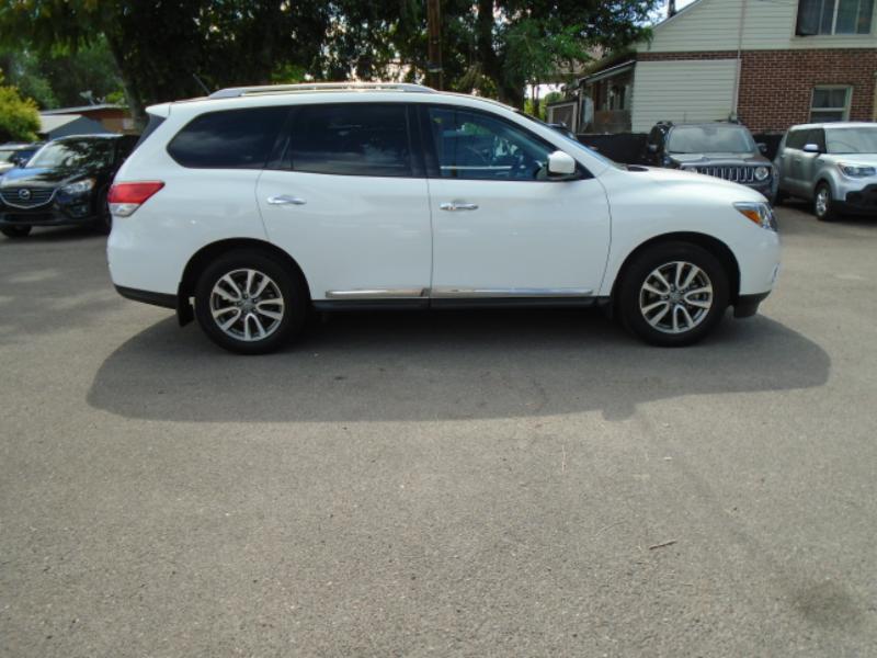 Nissan Pathfinder Platinum 4WD 2016