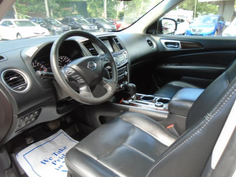 Nissan Pathfinder Platinum 4WD 2016