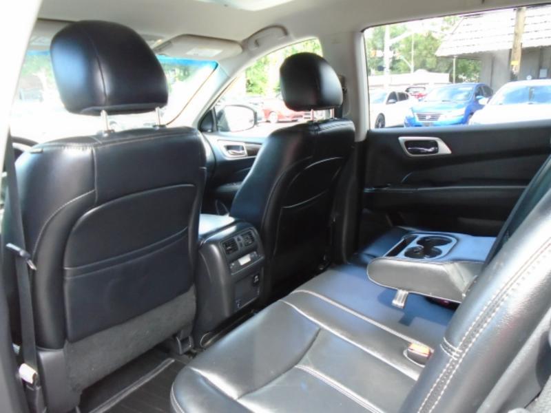 Nissan Pathfinder Platinum 4WD 2016