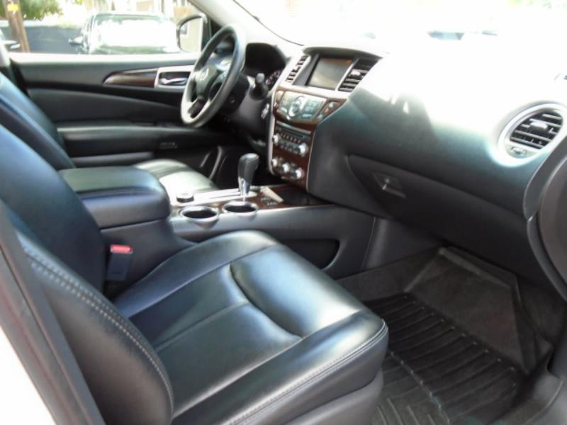 Nissan Pathfinder Platinum 4WD 2016