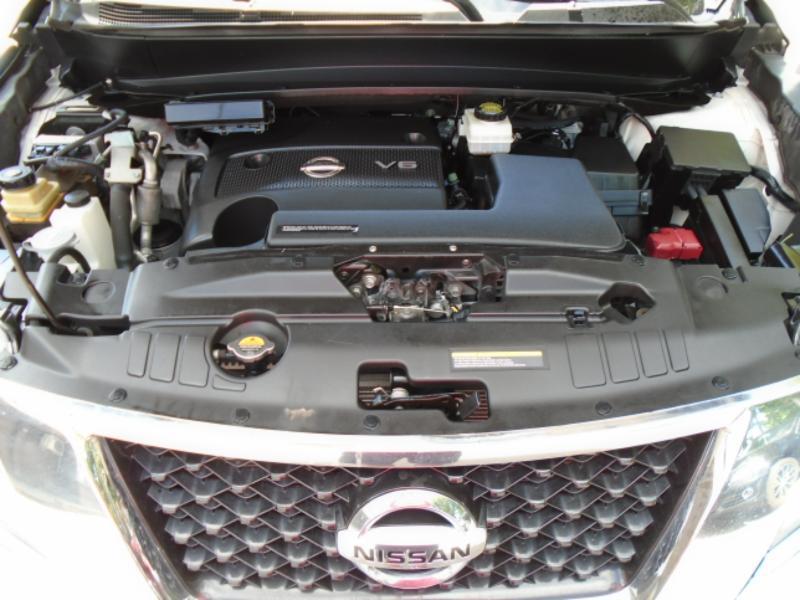 Nissan Pathfinder Platinum 4WD 2016