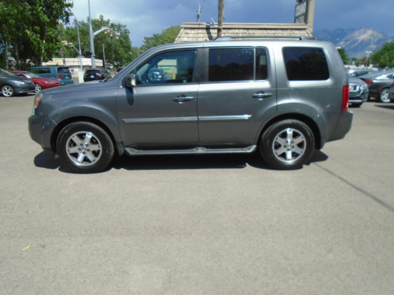 Honda Pilot Touring 4WD 5-Spd AT with DVD 2011