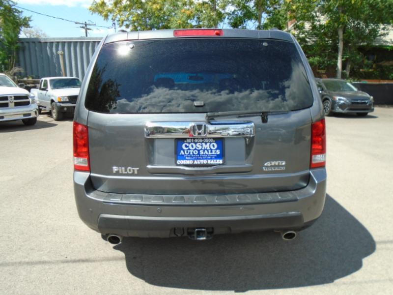 Honda Pilot Touring 4WD 5-Spd AT with DVD 2011