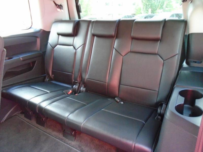 Honda Pilot Touring 4WD 5-Spd AT with DVD 2011
