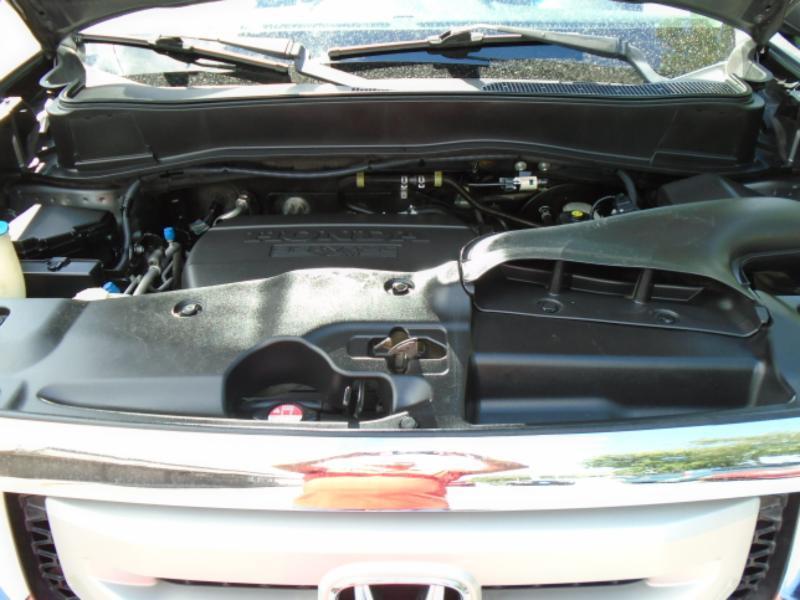 Honda Pilot Touring 4WD 5-Spd AT with DVD 2011