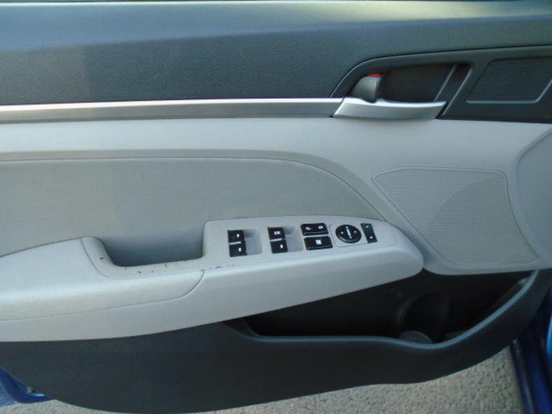 Hyundai Elantra Limited 2019
