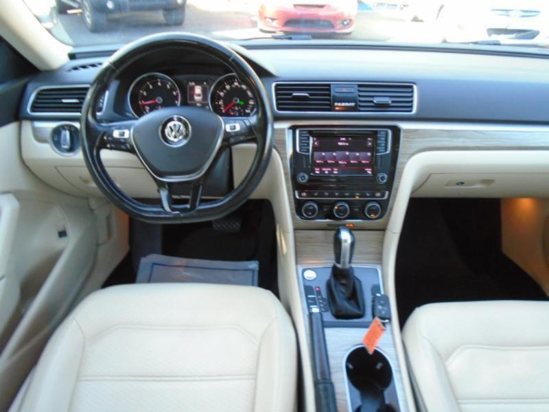Volkswagen Passat SE 2018