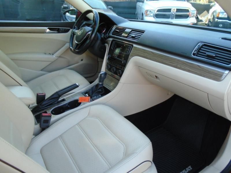 Volkswagen Passat SE 2018