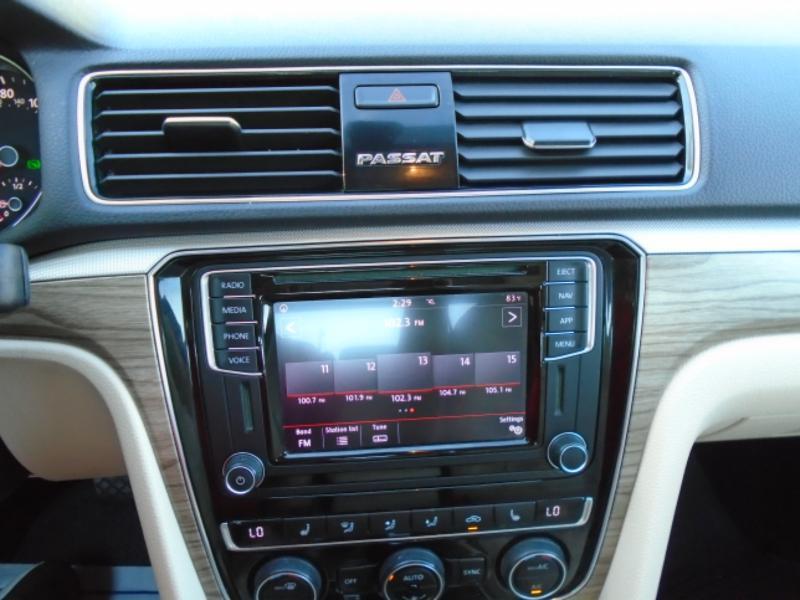 Volkswagen Passat SE 2018